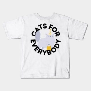 Cats For Everybody Festive Cat Bearing Gifts Funny Christmas Gift for Cat Owners and Feline Lovers Kids T-Shirt